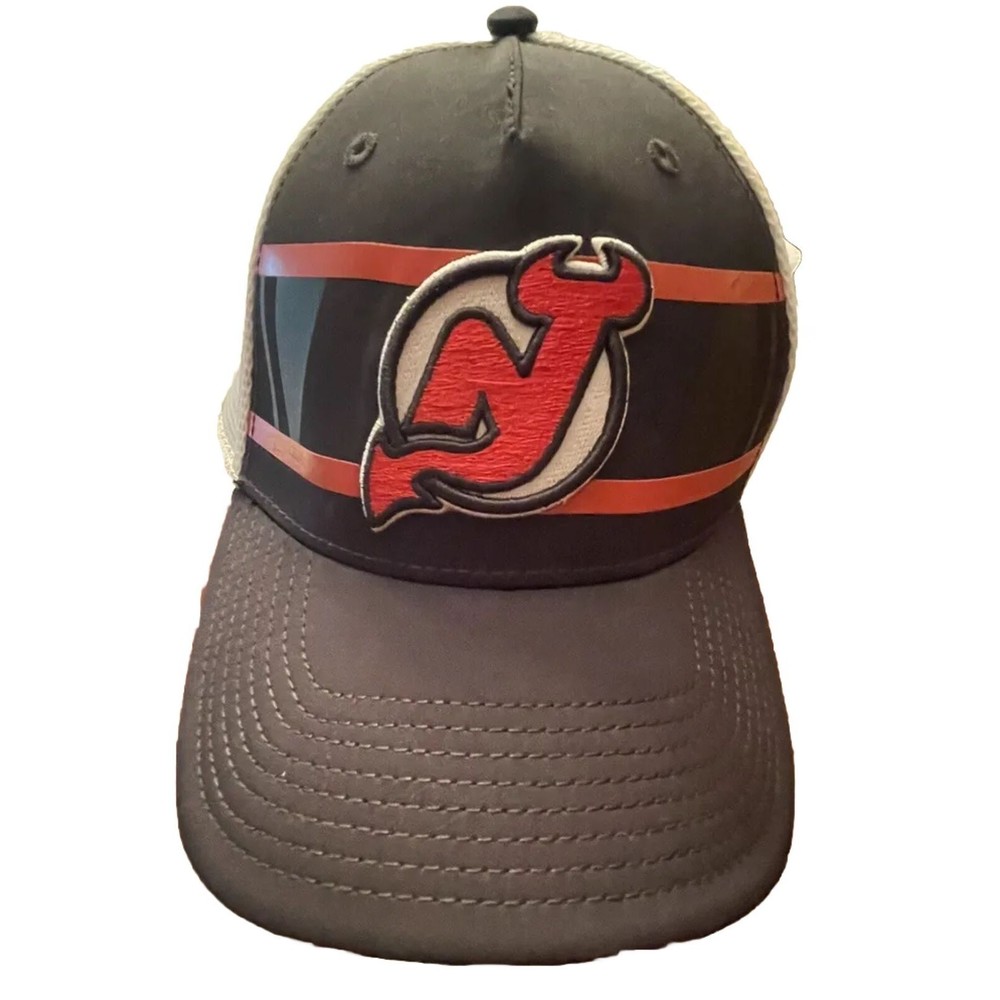 New Jersey Devils Fanatics Hat Embroidered Logo SnapBack Mesh Black/Red/White